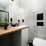 Lägenhet Drewnowska Modern Space By Bookinghost