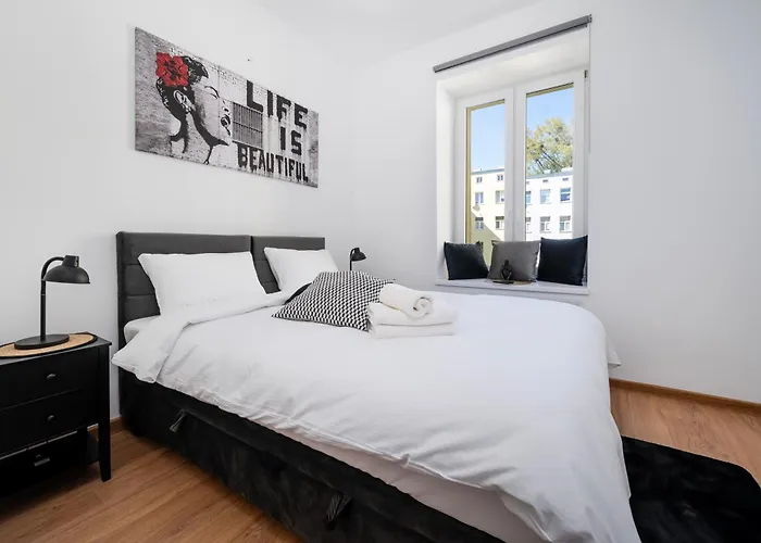 Drewnowska Modern Space By Bookinghost Lägenhet