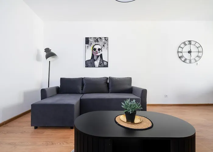 Lägenhet Drewnowska Modern Space By Bookinghost